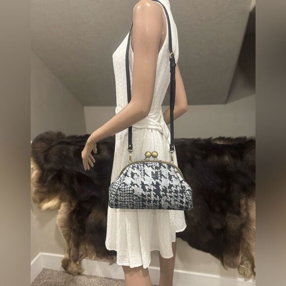 Iridescent Cowhide Leather Handmade Retro Style Kisslock Bag, Multi Use Style - Picture 17 of 17